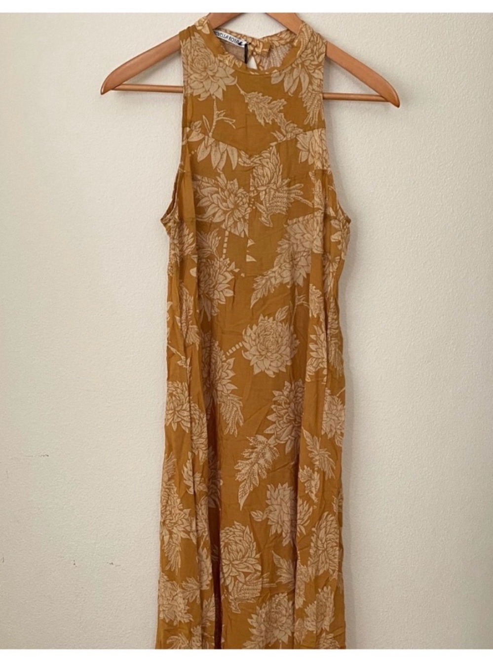 Golden Dahlia Maxi Dress - Picture 2 of 3